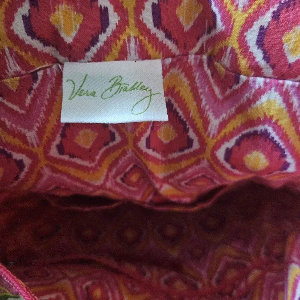 Vera Bradley Large Zip‎ Purse with inside Zip pockets Floral  Pink